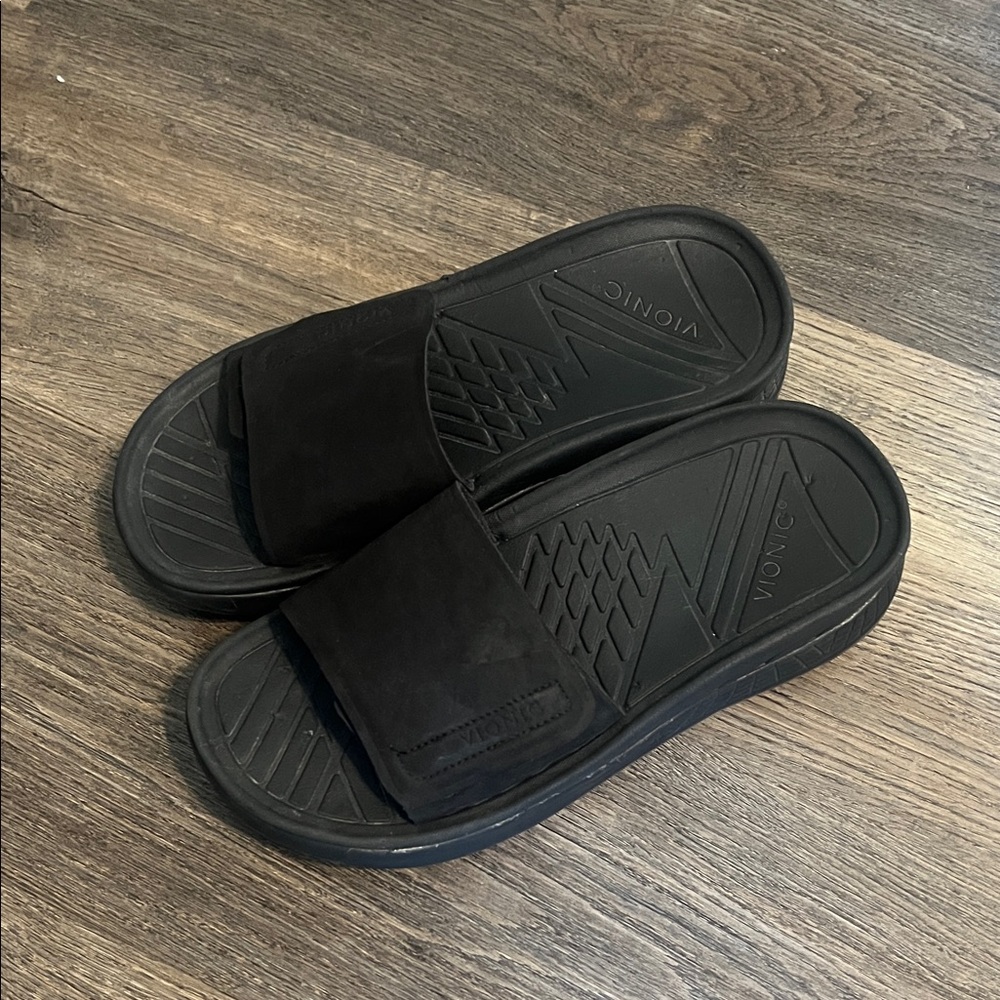 Vionic Rejuvenate Black Slide Sandals - Women’s 9, Men’s 7.5